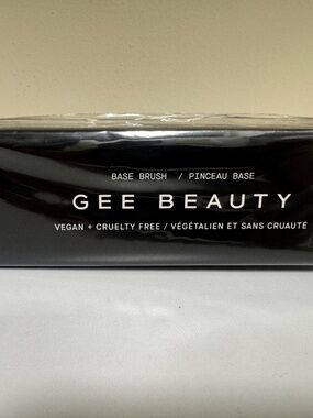 Flat Top Foundation Brush
